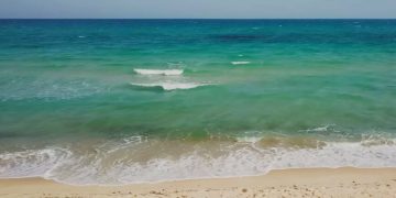 Coral Travel снимает полетную программу в Тунис