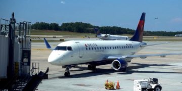 Число пострадавших от сброса топлива самолетом возросло до 60