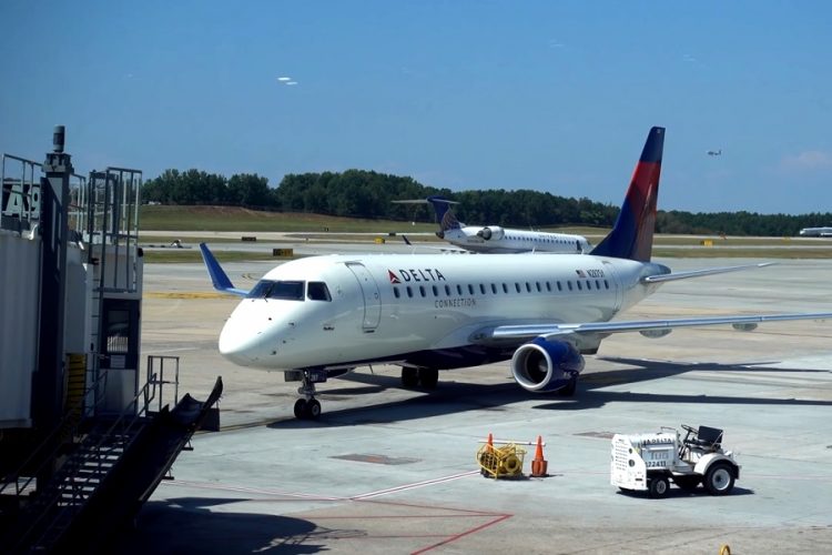 Число пострадавших от сброса топлива самолетом возросло до 60