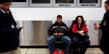 В аэропортах США у пассажиров будут проверять температуру