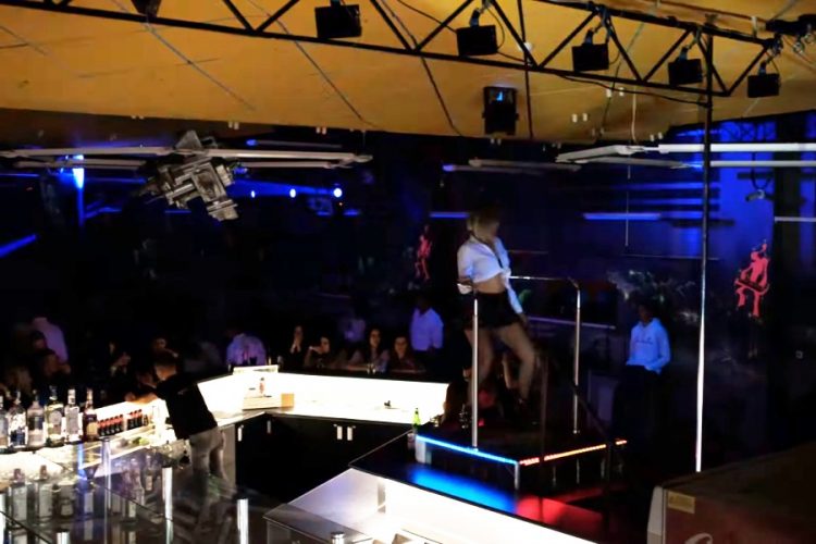 Туристы погуляли в ночном клубе Тбилиси на 40 000 долларов