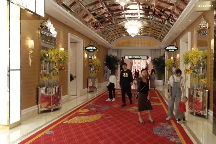 Китайским турфирмам запретили продавать туры из-за коронавируса