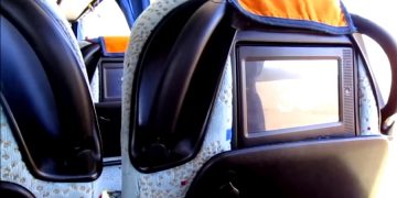 Экстренные службы доставали туриста из багажного отсека автобуса