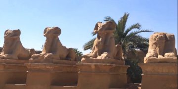 В Луксор можно будет добраться на самолете из Шарм-эль-Шейха и Хургады