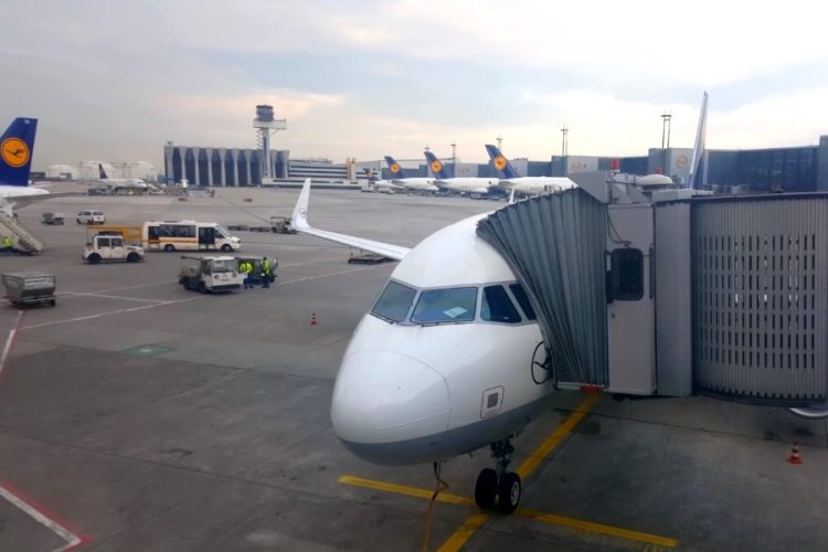 Lufthansa возьмет на работу 4500 специалистов