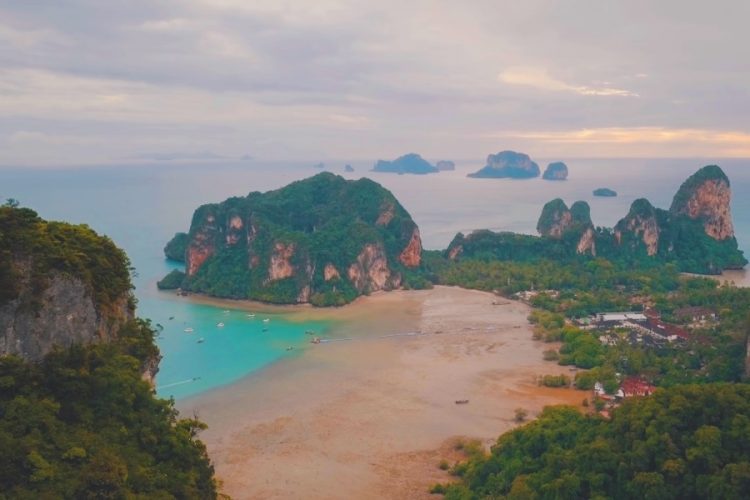 Продажи туров в Таиланд проседают из-за сильного бата и грязного воздуха