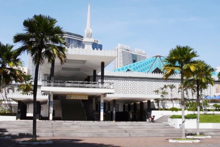 Малайзия подсчитывает убытки из-за проблем в Китае