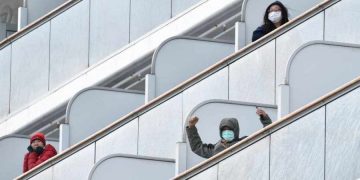 Круизные компании испугались ситуации с Diamond Princess