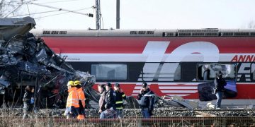 новость 06-02-2020 Недалеко от Милана сошел с рельсов скоростной поезд