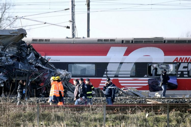 новость 06-02-2020 Недалеко от Милана сошел с рельсов скоростной поезд