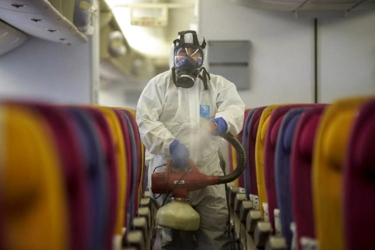 новость 27-02-2020 Для борьбы с вирусом авиакомпании используют мощные дезинфектанты