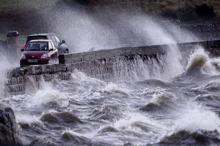 новость 10-02-2020 Ураганные ветры и дожди принес шторм Сиара в Великобританию