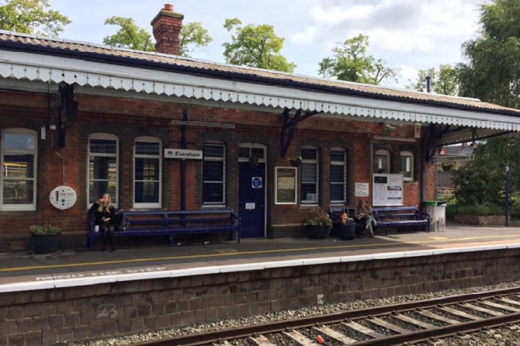 новость 25-02-2020 Новый железнодорожный вокзал открылся в Вустершире