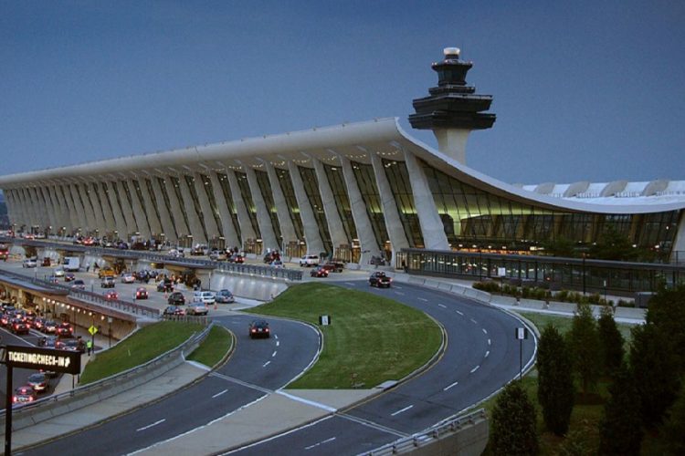 новость 11-02-2020 В аэропорту имени Даллеса у пассажира изъяли мертвых птиц