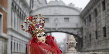 новость 24-02-2020 Венецианский карнавал заканчивается раньше срока