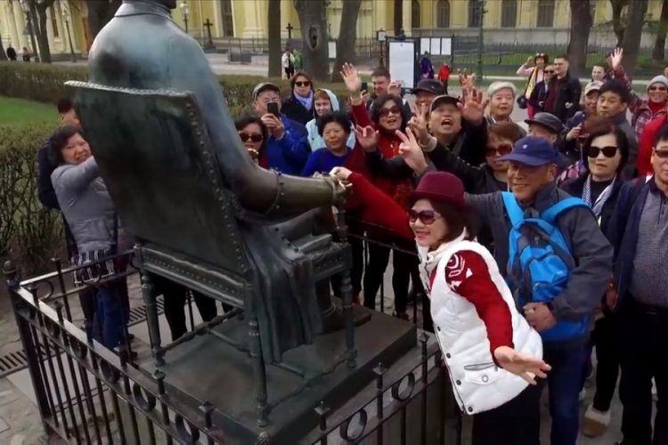 Китайским туристам въезд в РФ запретили