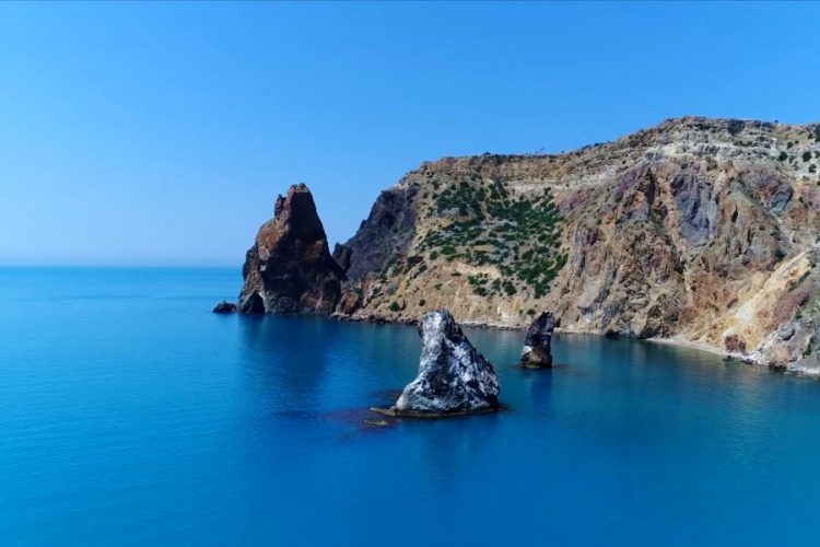 Пляжи Крыма готовят к курортному сезону