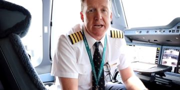 Cathay Pacific отправляет 27 000 сотрудников в неоплачиваемый отпуск из-за коронавируса