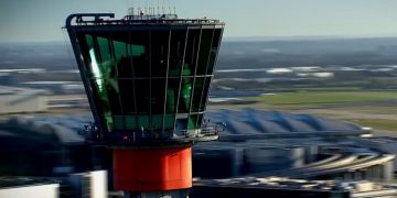 Аэропорт Хитроу не принимал самолеты - возникли проблемы с ВПП