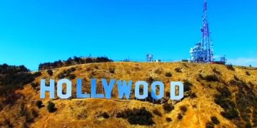 Вместо люксового отеля туристов привезли на стройку