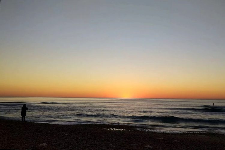 В Средиземном море пропала лодка с 91 пассажиром