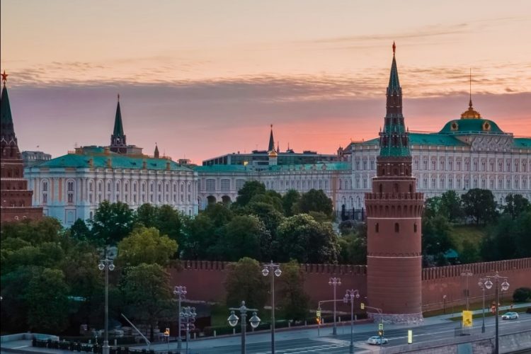 Финнам посоветовали не брать с собой в Россию телефон