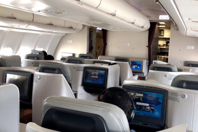 Бортпроводница, которую уволили из-за веса, проиграла суд