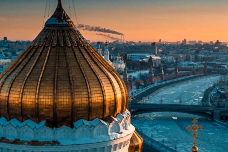 Посольство Китая объяснило, почему туристы сбежали из карантина