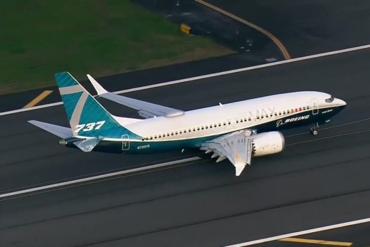 В баках Boeing 737 Max нашли обломки