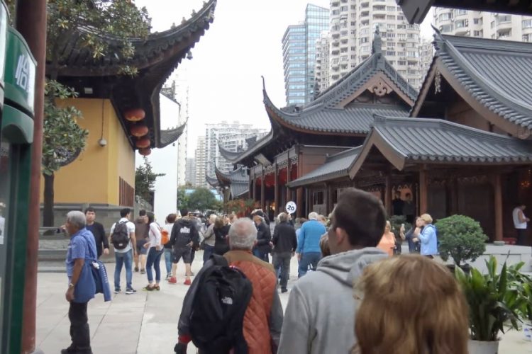 Азиатов не пустили в отель из-за опасности заражения коронавирусом