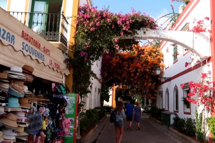 Как туристы пострадали на Канарах