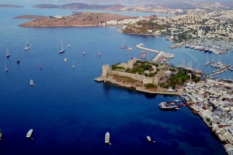 Бодрум разделит спокойных и шумных туристов