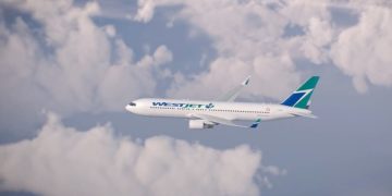 Пассажир соврал,что у него коронавирус, чтобы развернуть самолет