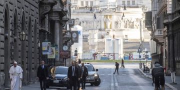 Святые места в Иерусалиме опустели, Папа Римский нарушил рекомендации