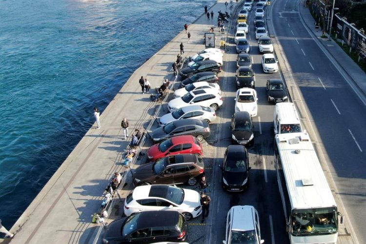 Люди повсеместно нарушают карантин