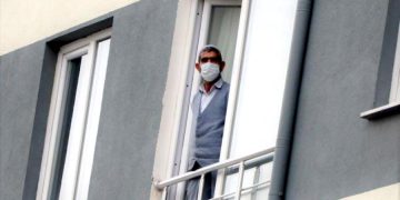 В Турции массово задерживают сбежавших из карантина паломников