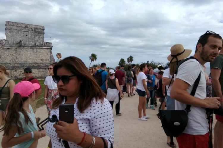 новость 23-03-2020 Отмены поездок угрожают пиковому сезону в Мексике