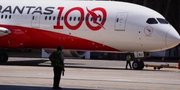новость 19-03-2020 Qantas Group приостанавливает все международные рейсы