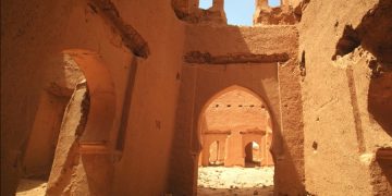 Иностранцы штурмовали аэропорт Марокко в попытке уехать домой