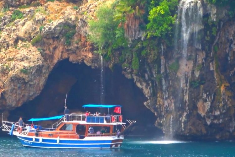 Китайскую туристку сняли с гор в Турции