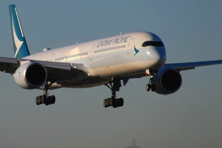 Cathay Pacific может не пережить еще один кризис - отменяют 90% рейсов
