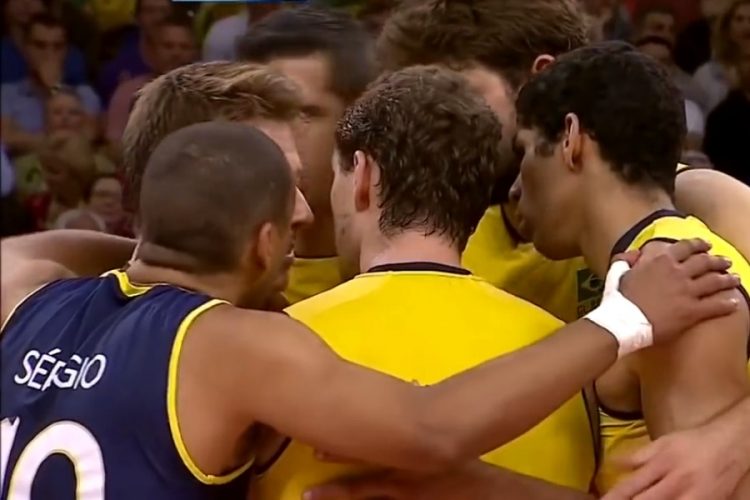 Спортсменам рекомендуют не давать автографы фанатам