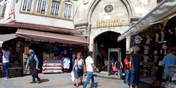 Гранд-Базар в Стамбуле последние 10 дней полупустой