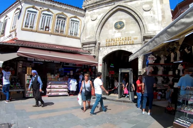 Гранд-Базар в Стамбуле последние 10 дней полупустой