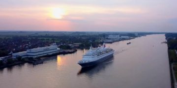 Драма нашего времени: на Багамах отказались впускать корабль