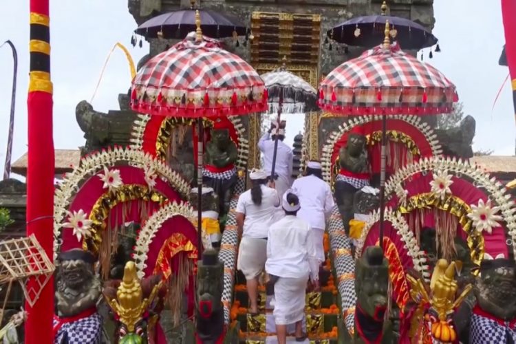 На балийском фестивале победили коронавирус