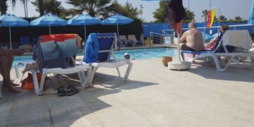 Сотрудники турецких отелей устраивают бунт из-за массовых увольнений