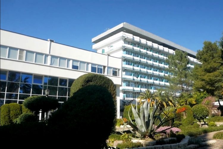 Отели и санатории России закрываются до 1 июня