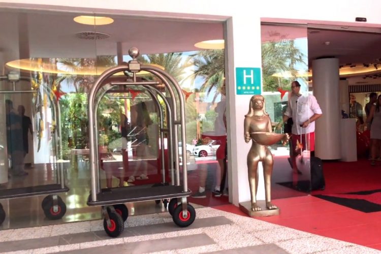 Отель Ибицы предлагает пакет для недавно разведенных туристов