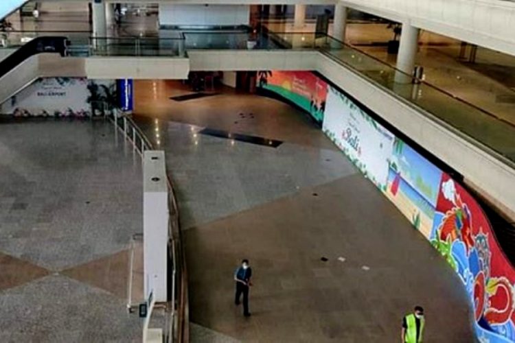 Аэропорт Бали стал непривычно пустым